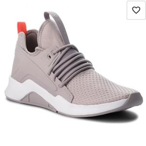 Sz 8.5 Women's Reebok Turnzone Guresu 2.0 running training shoe soft breathable